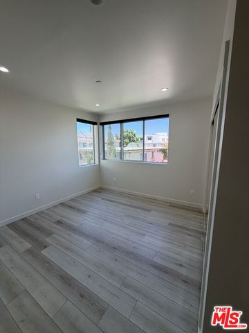 124 S Croft Avenue 303, Los Angeles, CA 90048