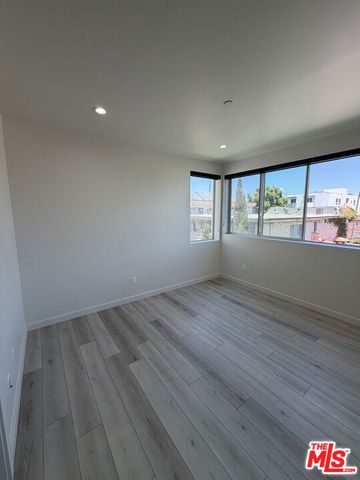 124 S Croft Avenue 303, Los Angeles, CA 90048