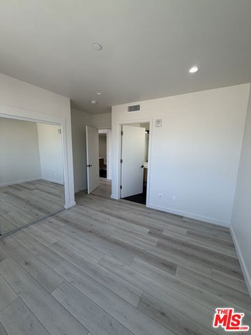 124 S Croft Avenue 303, Los Angeles, CA 90048