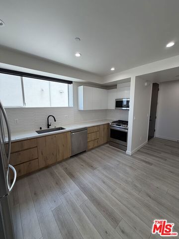124 S Croft Avenue 303, Los Angeles, CA 90048
