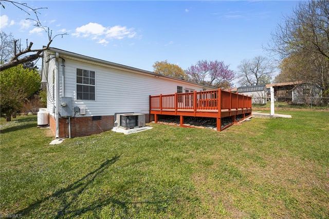 301 Cloverdale Drive, Archdale, NC 27263