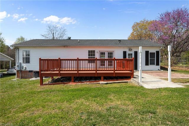 301 Cloverdale Drive, Archdale, NC 27263