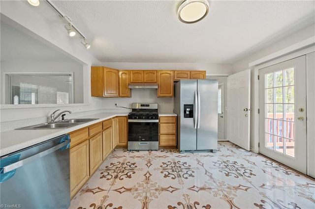 301 Cloverdale Drive, Archdale, NC 27263