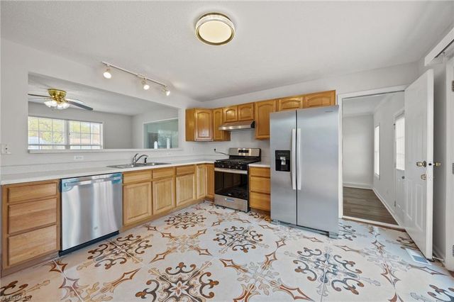 301 Cloverdale Drive, Archdale, NC 27263