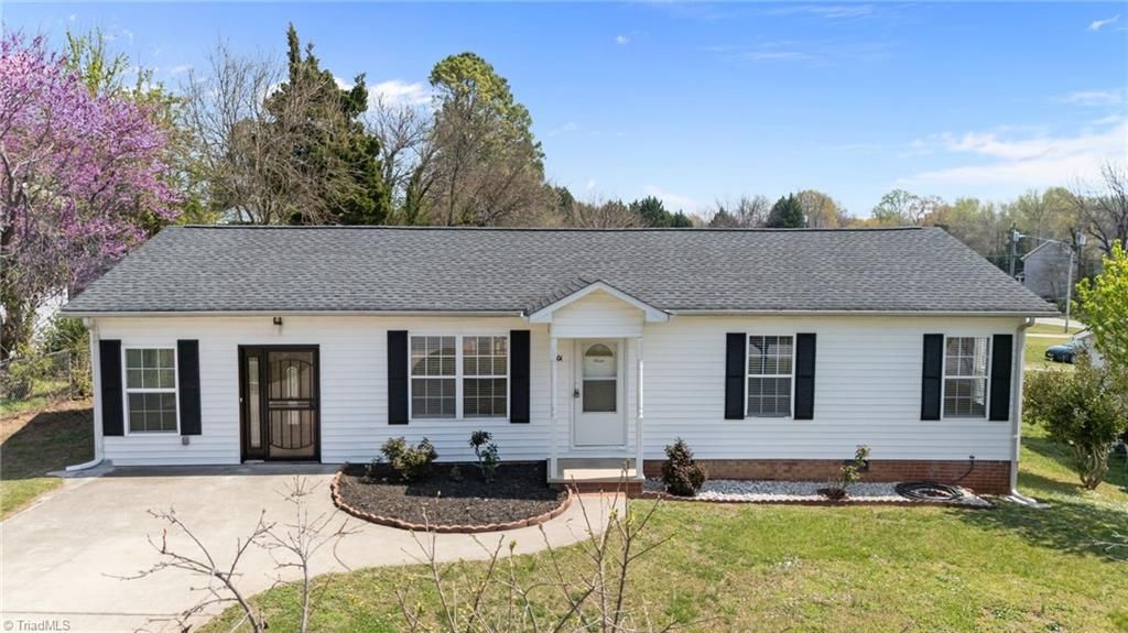 301 Cloverdale Drive, Archdale, NC 27263