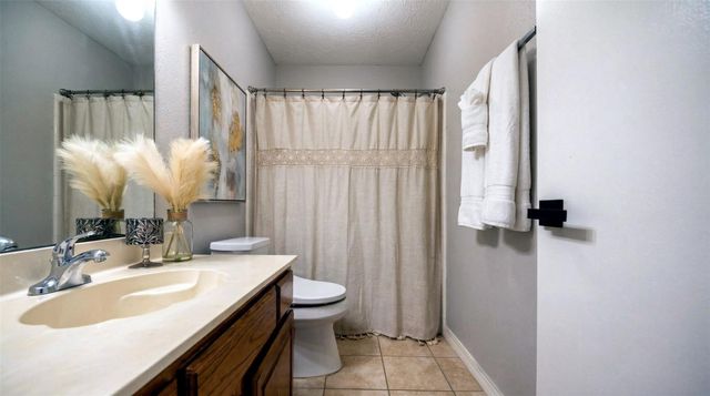 5103 Kleinbrook Drive, Houston, TX 77066