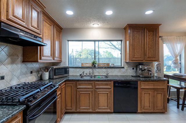 5103 Kleinbrook Drive, Houston, TX 77066