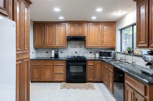 5103 Kleinbrook Drive, Houston, TX 77066