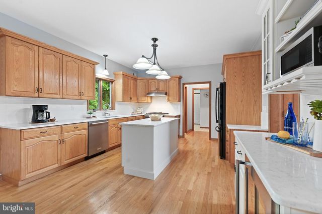 171 NORTH, Belle Mead, NJ 08502