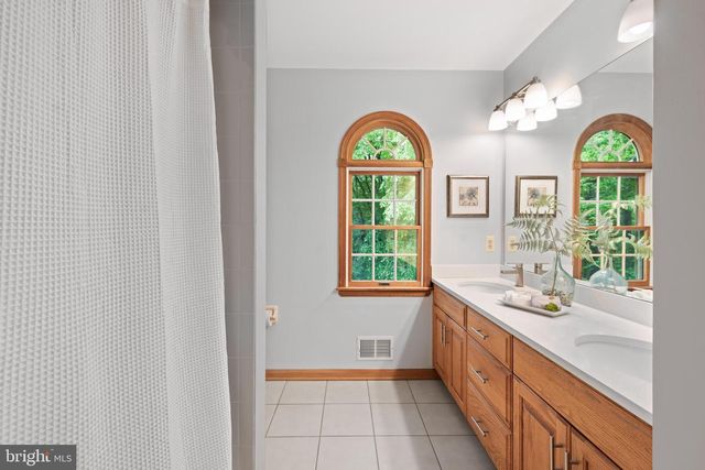 171 NORTH, Belle Mead, NJ 08502