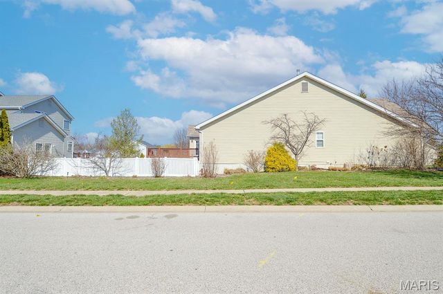 2250 Amberleigh Drive, Maryville, IL 62062