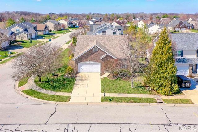 2250 Amberleigh Drive, Maryville, IL 62062