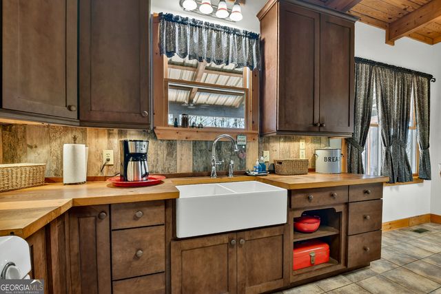 396 Dover Falls Trail, Ellijay, GA 30540