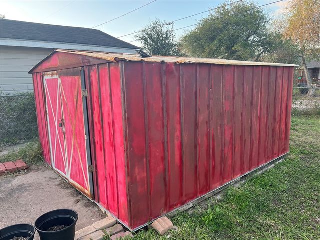 408 W Ave C, Kingsville, TX 78363