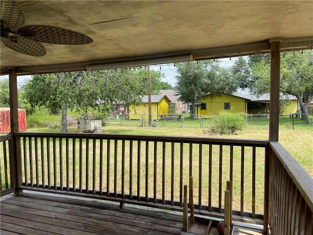408 W Ave C, Kingsville, TX 78363