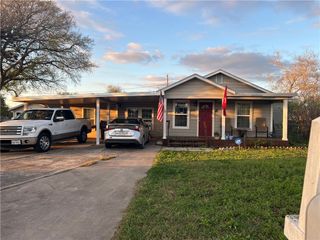 408 W Ave C, Kingsville, TX 78363