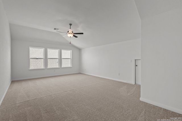 138 Annette Dr, Castroville, TX 78009