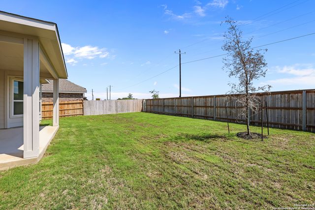 138 Annette Dr, Castroville, TX 78009