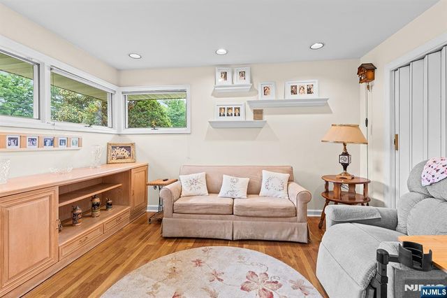 226 Mulberry Place, Ridgewood, NJ 07450