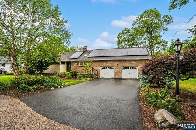 226 Mulberry Place, Ridgewood, NJ 07450