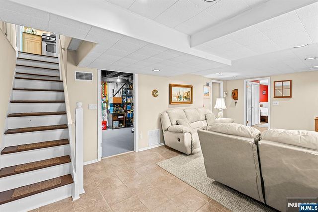 226 Mulberry Place, Ridgewood, NJ 07450