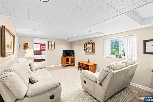 226 Mulberry Place, Ridgewood, NJ 07450