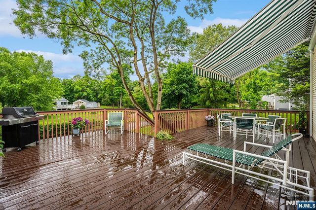 226 Mulberry Place, Ridgewood, NJ 07450