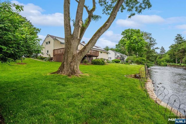 226 Mulberry Place, Ridgewood, NJ 07450