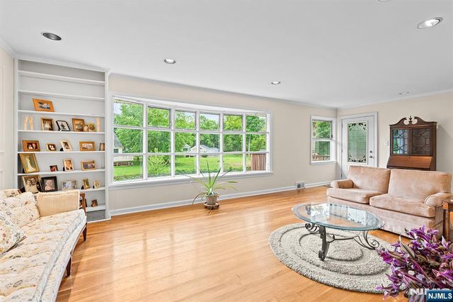 226 Mulberry Place, Ridgewood, NJ 07450