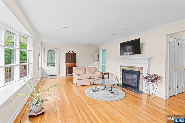 226 Mulberry Place, Ridgewood, NJ 07450