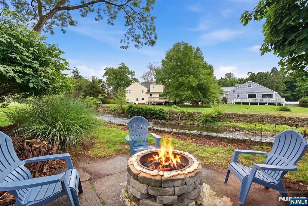 226 Mulberry Place, Ridgewood, NJ 07450