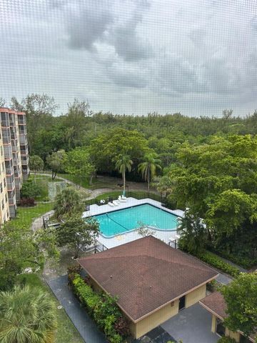 17890 W Dixie Highway 714, North Miami Beach, FL 33160