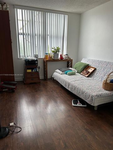 17890 W Dixie Highway 714, North Miami Beach, FL 33160