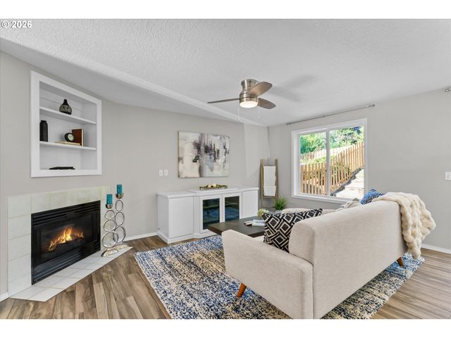 14041 Sw FANNO CREEK Dr, Tigard, OR 97224