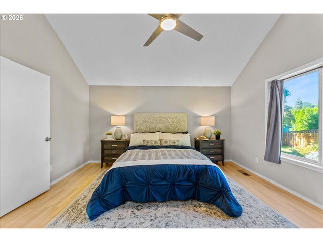 14041 Sw FANNO CREEK Dr, Tigard, OR 97224