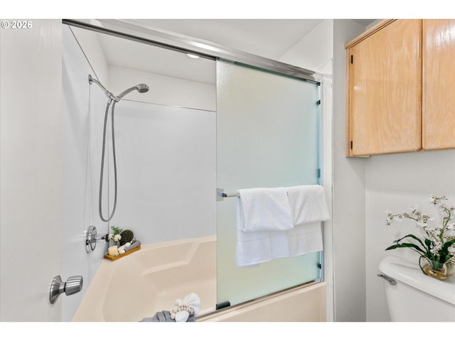 14041 Sw FANNO CREEK Dr, Tigard, OR 97224