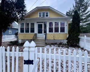 165 Franklin Avenue, Aurora, IL 60506