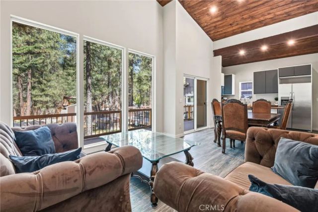 426 Crystal Court, Big Bear Lake, CA 92315