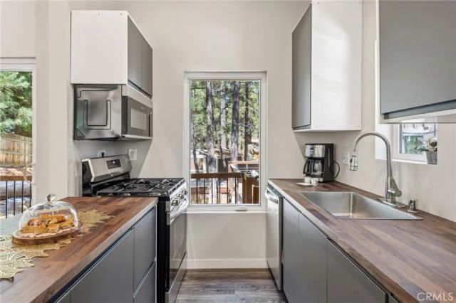 426 Crystal Court, Big Bear Lake, CA 92315