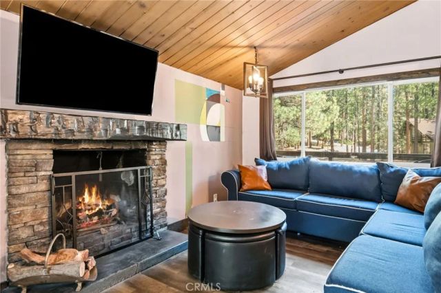 426 Crystal Court, Big Bear Lake, CA 92315