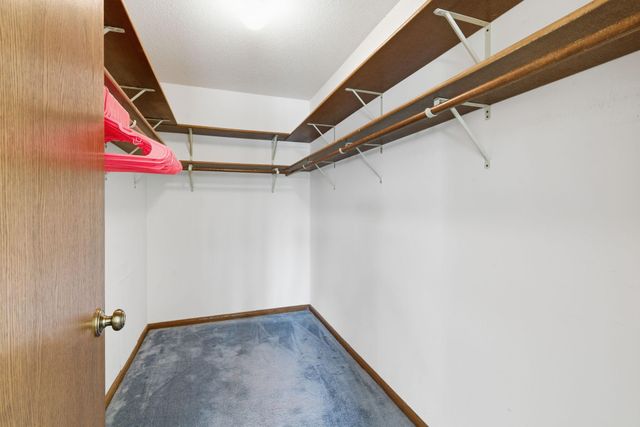 3030 Saint Albans Mill Road 213, Minnetonka, MN 55305