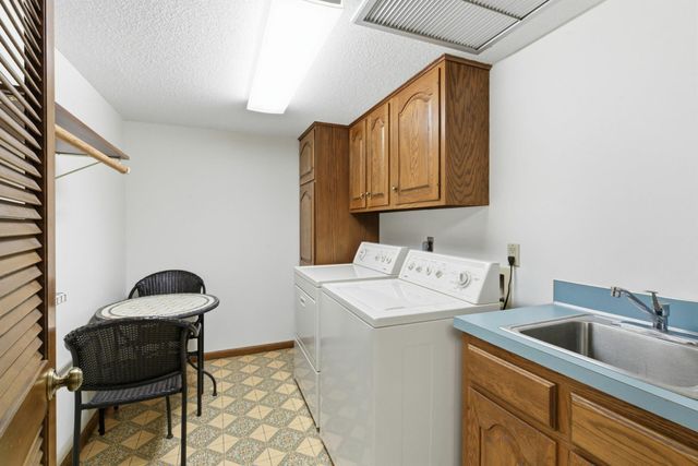 3030 Saint Albans Mill Road 213, Minnetonka, MN 55305