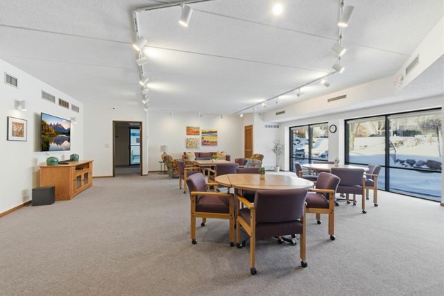 3030 Saint Albans Mill Road 213, Minnetonka, MN 55305