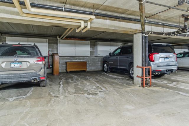 3030 Saint Albans Mill Road 213, Minnetonka, MN 55305