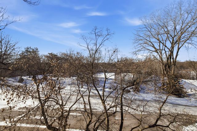 3030 Saint Albans Mill Road 213, Minnetonka, MN 55305