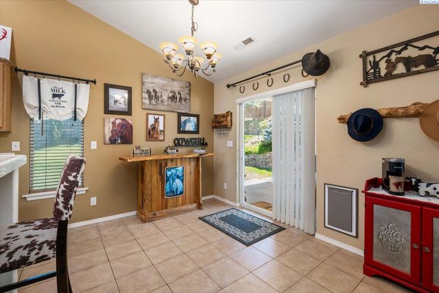 3721 Cherry Ct., West Richland, WA 99353