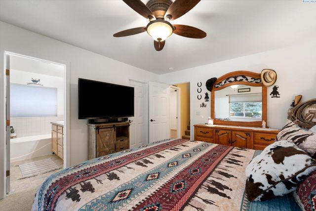 3721 Cherry Ct., West Richland, WA 99353