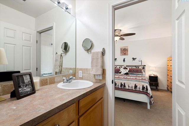 3721 Cherry Ct., West Richland, WA 99353