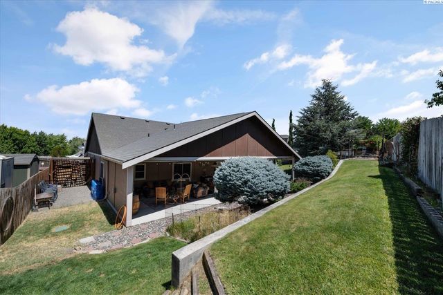 3721 Cherry Ct., West Richland, WA 99353