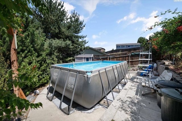 3721 Cherry Ct., West Richland, WA 99353